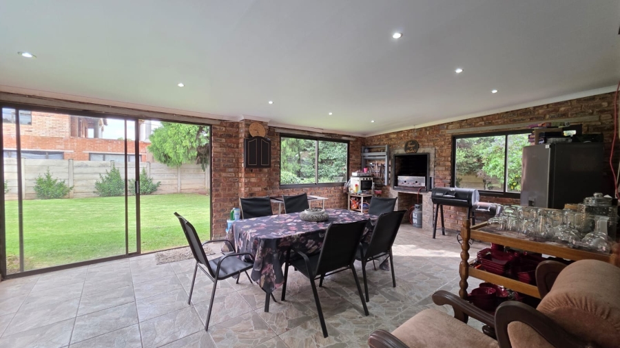 3 Bedroom Property for Sale in La Hoff North West